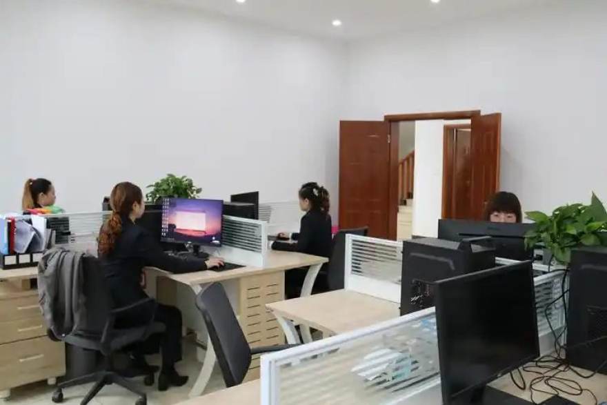 从越位到VAR：足球规则科普指南，看懂裁判每一次判罚
